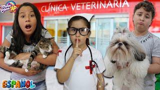 Maria Clara es Veterinaria y salva a los animales  Pretend Play With Veterinarian Doctor