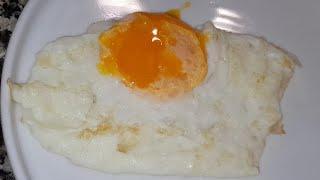 How to fry an egg without dipping it in oil