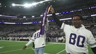 Minnesota Vikings pay tribute to Randy Moss cancer fight