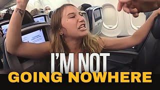 Psycho Karen RAGES OUT on her flight home!!!