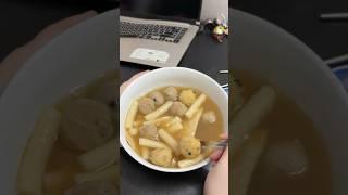 SÚP CHẢ CÁ VIÊN ĂN LIỀN THẤY CŨNG CŨNG - KỂ CHUYỆN Ổ BÁNH MÌ CHẢ BẤT ỔN CỦA CÔ GIÁO CHO