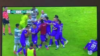 Pelea entre jugadores de Cruz azul vs santos final 2021