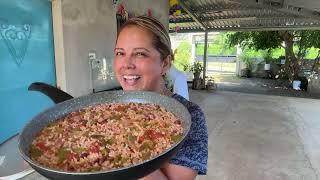 Hola buenos días a desayunar voy