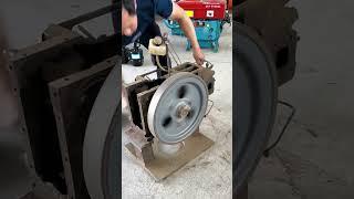 Single cylinder diesel engine starting process #amazing #satisfying