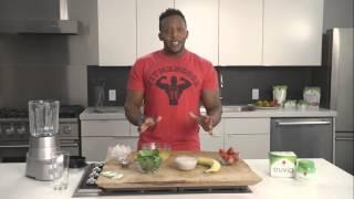 Fit Men Cook: Spinach and Berry Smoothie with Truvía® Natural Sweetener