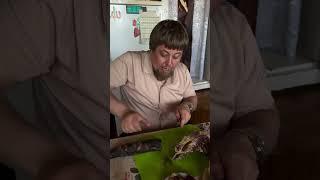 Ем только мясо свежее а ты ?