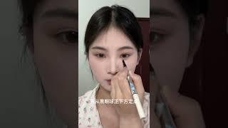 新手妈生感卧蚕!画卧蚕眼睑下至教程分享妆容新手化妆教程眼妆教程花洛莉亚怦怦公主系列花洛莉亚双头卧蚕笔