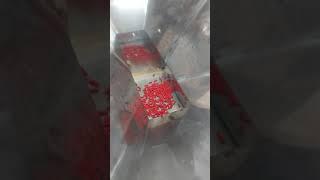 Пробный запуск. Наклонный подающий конвейер с вибробункером для сыпучих.