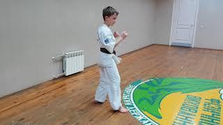 Training kyokushin karate with Maksym Sapianyi. To fold a hip.
