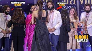 Madhuri Dixit and Kriti Sanon IGNORE Kartik Aaryan on Stage