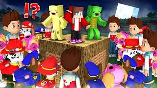 JJ and Mikey and Banana Kid SURROUNDED by All PAW PATROL Paws in Minecraft Maizen Security