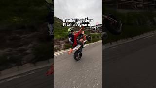 Spero non ci siano fan calciatori qua🫣 #supermoto #moto #wheelie #shorts Ig/TikTok: NickDe