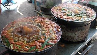 70-year-old original Chewy Cow Skin Lining and Rice Soup / Korean street food