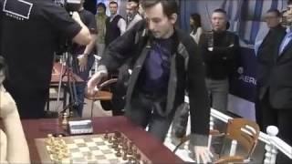 Russian top GM Alexander Grischuk plays at the wrong board #Funny chess moments