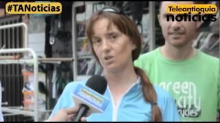 Estas pareja le está dando la vuelta al mundo en bicicleta