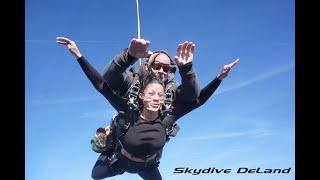 Catalina's CHRISTMAS SKYDIVE!!