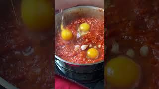 Яичница с помидорами от Стэнли Туччи
