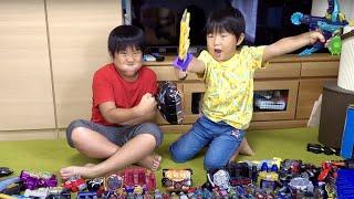 仮面ライダービルドのフルボトルと武器で遊んでみたきいちゃん こうちゃん