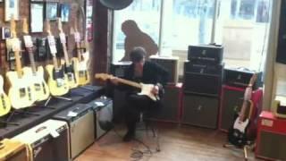 Trevor Boone demos 1974 Fender Vibrolux Reverb