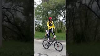 Sufeando en bici  #wheeliebike  #bikershorts  #wheelie  #wheliee