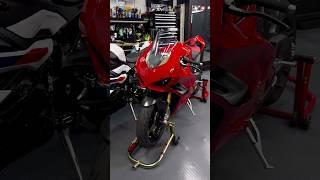 Ducati Panigale V4S or BMW S1000RR?!