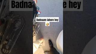 4 shwarma ky sath 1 shawarma free..and badnaam phir lahore hy khotay khanay meyn 