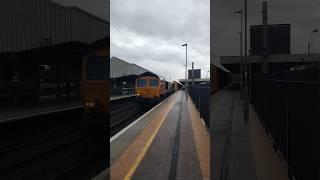 Class 66 flies past Warrington Bank Quay #shorts