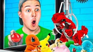 Playing CLAW MACHINE To Get GOD POKEMON in MINECRAFT