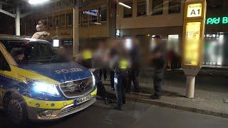 Exclusive: Man beats police with handcuffs - 3 injured police officers at the Bonn ZOB on 06/18/22