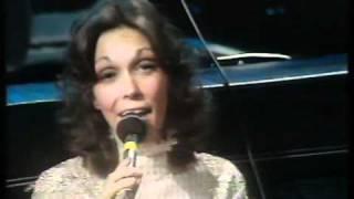 Karen Carpenter LIVE - "Groupie (Superstar)"