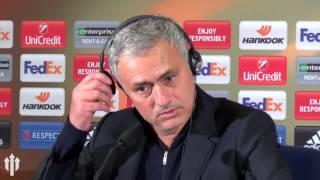 Poor azerbaycan journalist asks Jose Mourinho question about Henrikh Mkhitaryan (Fen - Man.United)