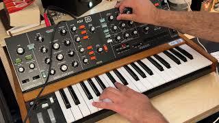 Behringer Poly-D Synth