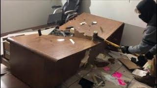 BREAKING DOWN THE DOOR AND SMASHING EVERYTHING INSIDE ABANDONED BUILDING! DESTROYING OFFICE RAGE!