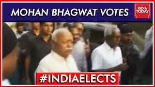 RSS Chief Mohan Bhagwat Casts His Vote In Nagpur | UP Lok Sabha Elections 2019