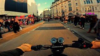 Christmas Ride Through Central London | TRIUMPH  SCRAMBLER 900 | Raw Exhaust [4K]