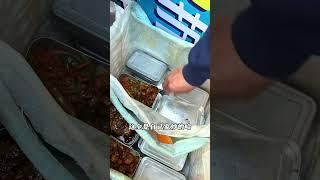 东北老式盒饭 8块钱一套，东北街头老式盒饭 家常的味道才最美味～ #街边小吃 #街头美食 #路边摊 #chinastreetfood #streetfood #chinafood #shorts
