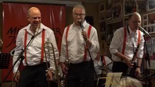 Trad. Old Merry Tale Jazzband plays "By The Beautiful Sea"