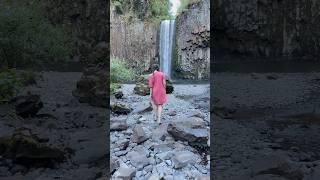 Beautiful place in Oregon! #youtubeshorts #waterfall #beautifuldestinations #shortsfeed #nature