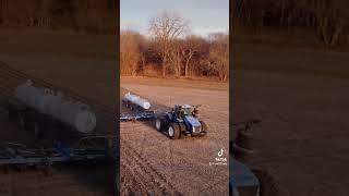 Putting on anhydrous #newholland #farmer #farming