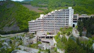 Заброшенные объекты Крыма: пансионат «Лазурный берег»