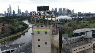 Aerial view - Melbourne : Nylex - Victoria Bitter - Skipping Girl Signs - Melbourne's Floral Clock