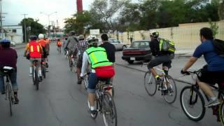 En bici está con madre | Pueblo Bicicletero