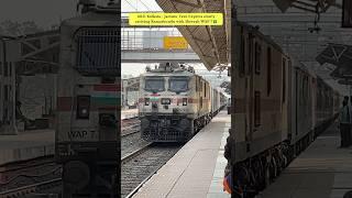 13151 Kolkata - Jammu Tawi Express slowly arriving Kamarkundu with Howrah WAP 7 