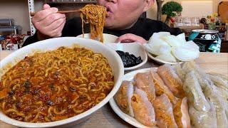 사천 물짜장 + 감자만두 + 양파에 춘장까지 더하니   Good !!MUKBANG