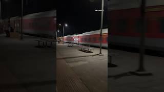 GUESS THE TRAIN   #railwaystation #subscribe #trainsound #viral #youtube #nightjourney #travel