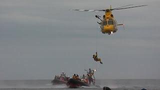 Nationale Hulpverleningsdag Hoorn NH 5-10-2014 ,Demo KNRM + Spoed vertrek Veel Voertuigen