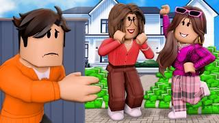 Mom Loved BILLIONAIRE Sister MORE Than Him! (A Roblox Movie)