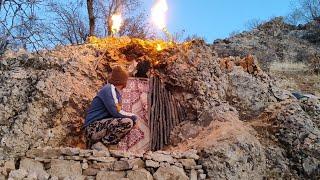 I turned the forgotten cave into a safe and cozy shelter by carving rocks #lonely #beast #shelter