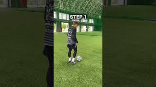 LEARN THIS SKILL️MESSI DOUBLE TOUCH #football #soccer #shorts #footballskills #soccerskills