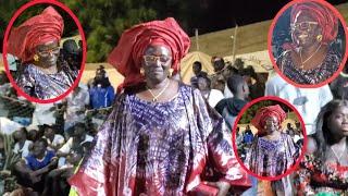 feu   MBAYANG qui chante NA AICHA NDIAYE la maman de seny aicha à djilor le 02 décembre 2023